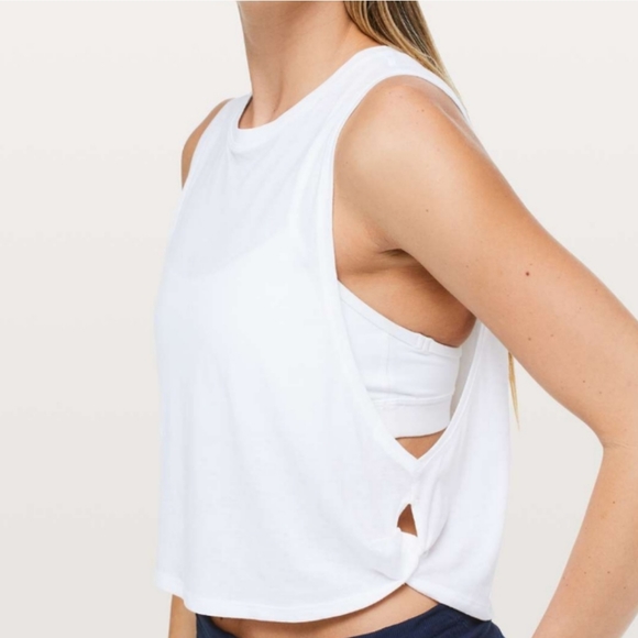 lululemon athletica Tops - Lululemon Turn & Twist Tank *Light